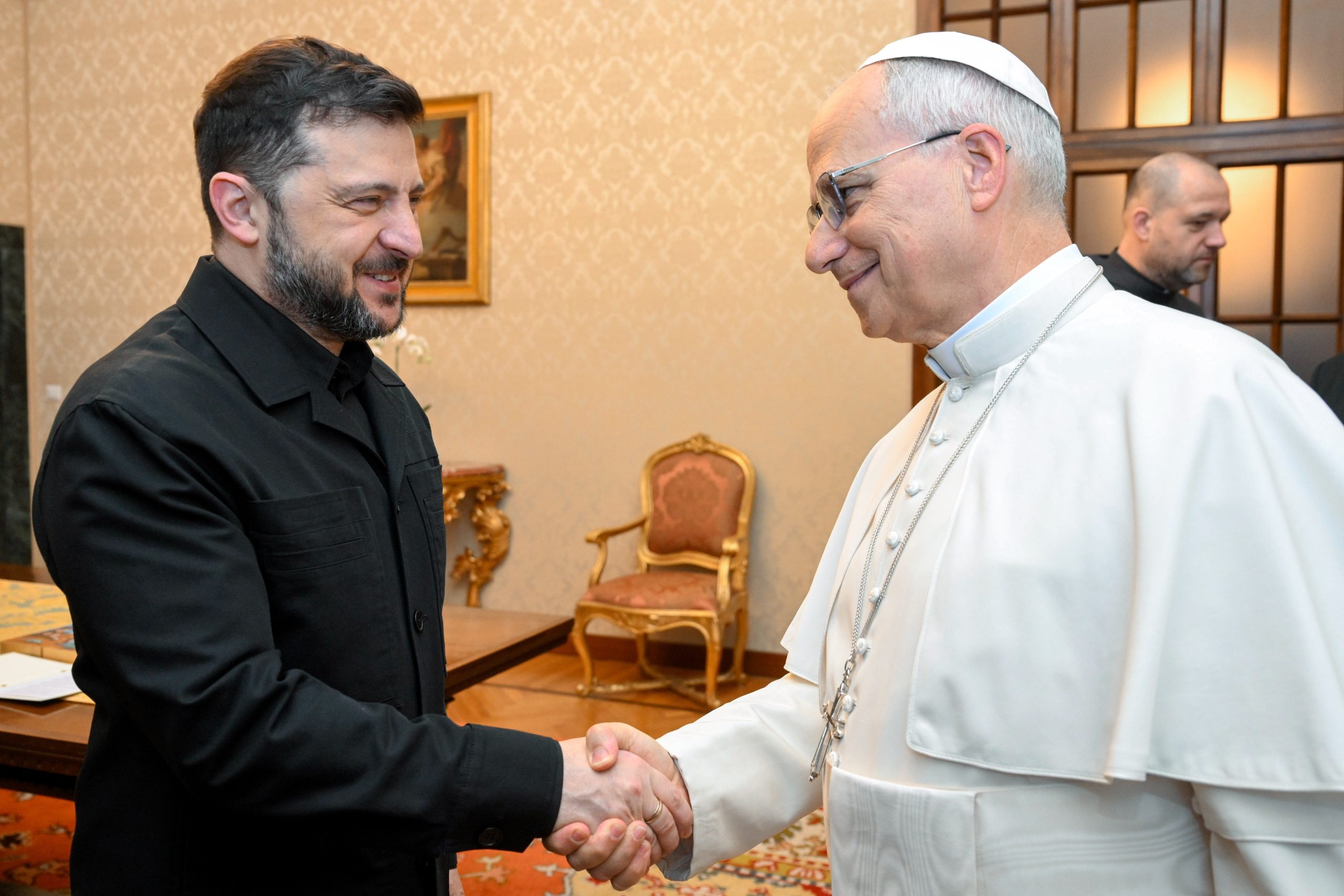 Pope Leo spoke by phone with President Zelensky about reaching a ceasefire in besieged city of Oleshky
